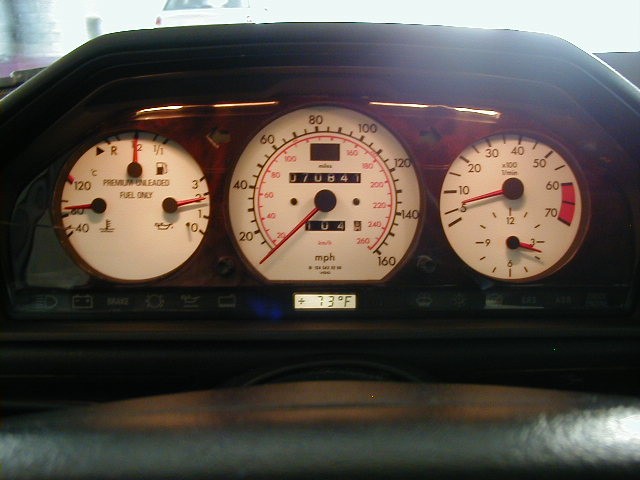 fcuk what you heard white gauges look GREAT in a w124